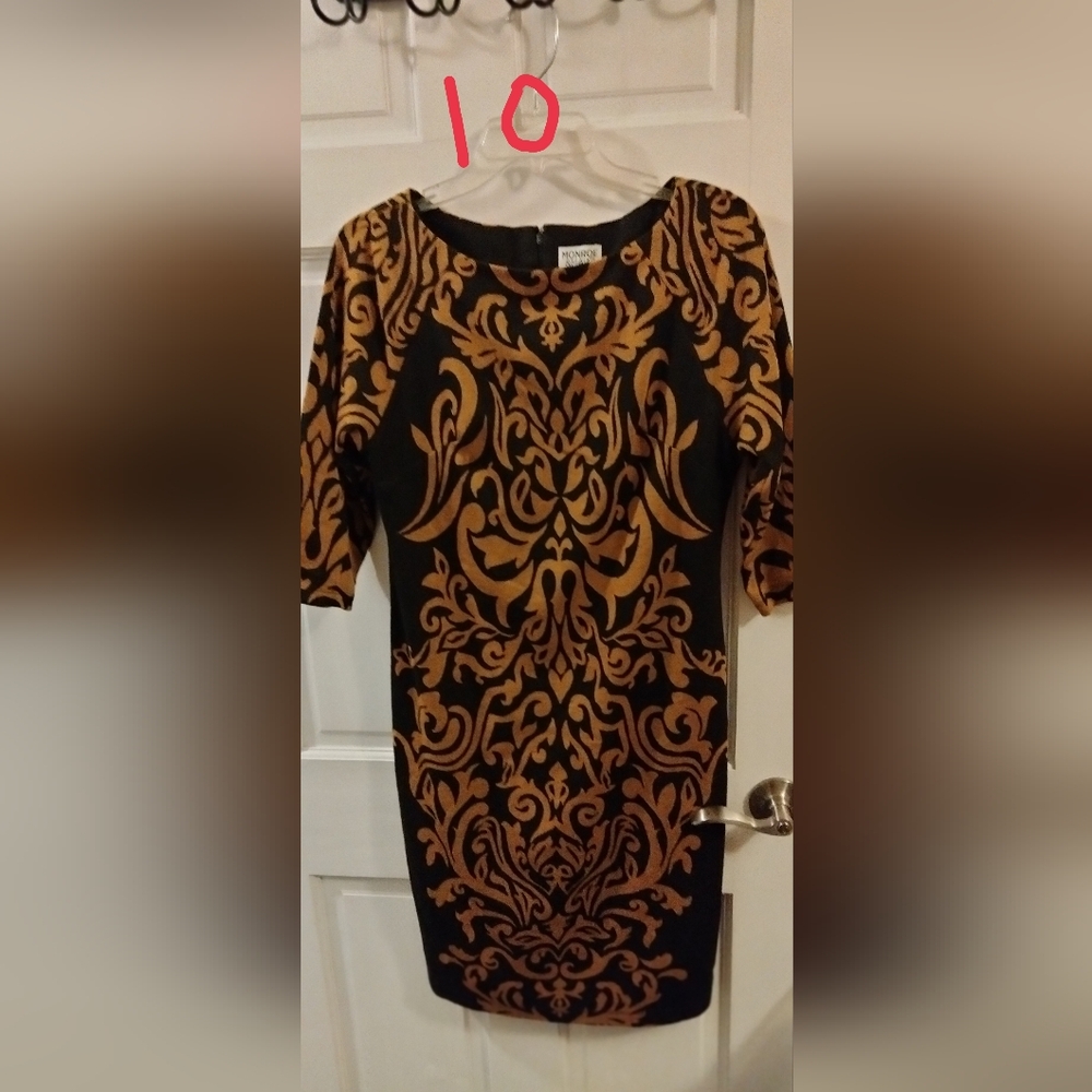 Monroe & Main Black and Gold Dress